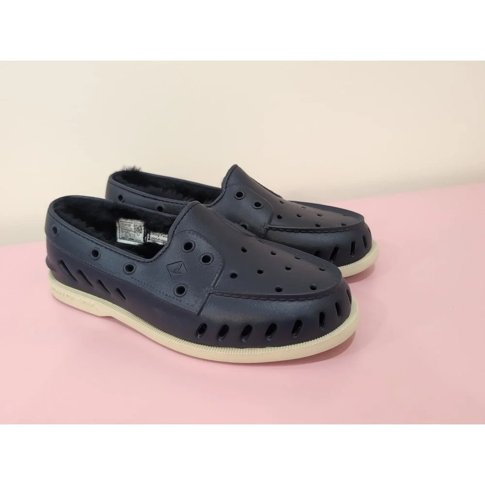Sperry Women's‎ Navy Float Boat Shoes with Faux Fur Lining Size 9 NWOT